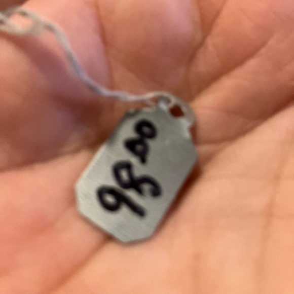 Triple A quality cubic zirconia ring in sapphire blue and silver - Picture 4 of 5